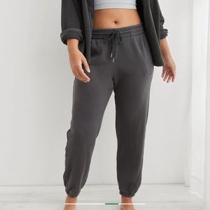 Aerie The Chill Jogger. Grey and green medium size.